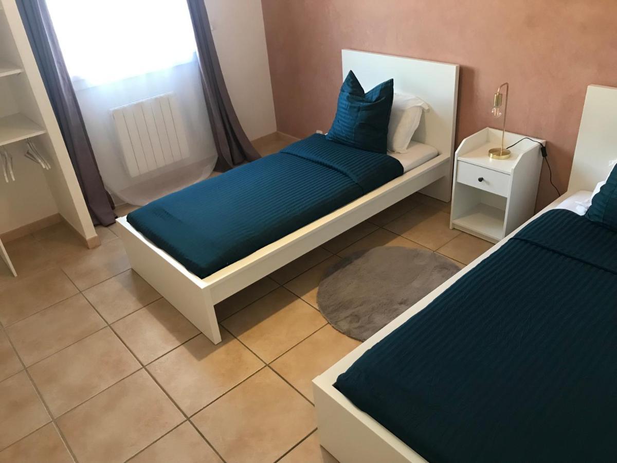 Privee Calme 15 Min A Pied Du Centre Parking Gratuit Apartment